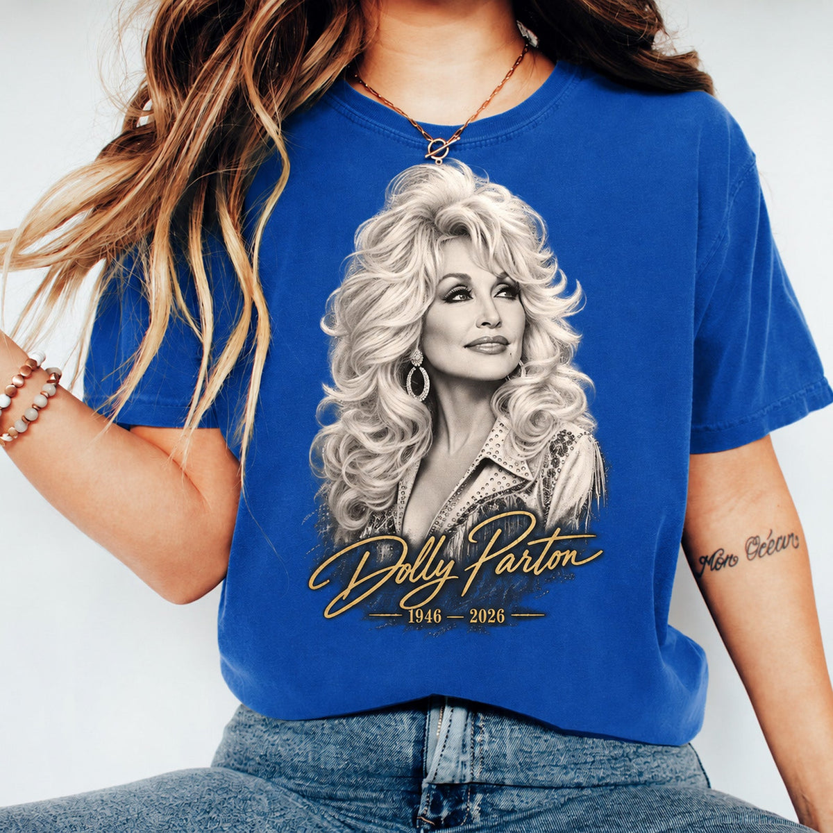 Dolly Parton Memorial Shirt, 1946–2026 Country Music Tribute T-Shirt, Vintage Signature Graphic Tee 686035